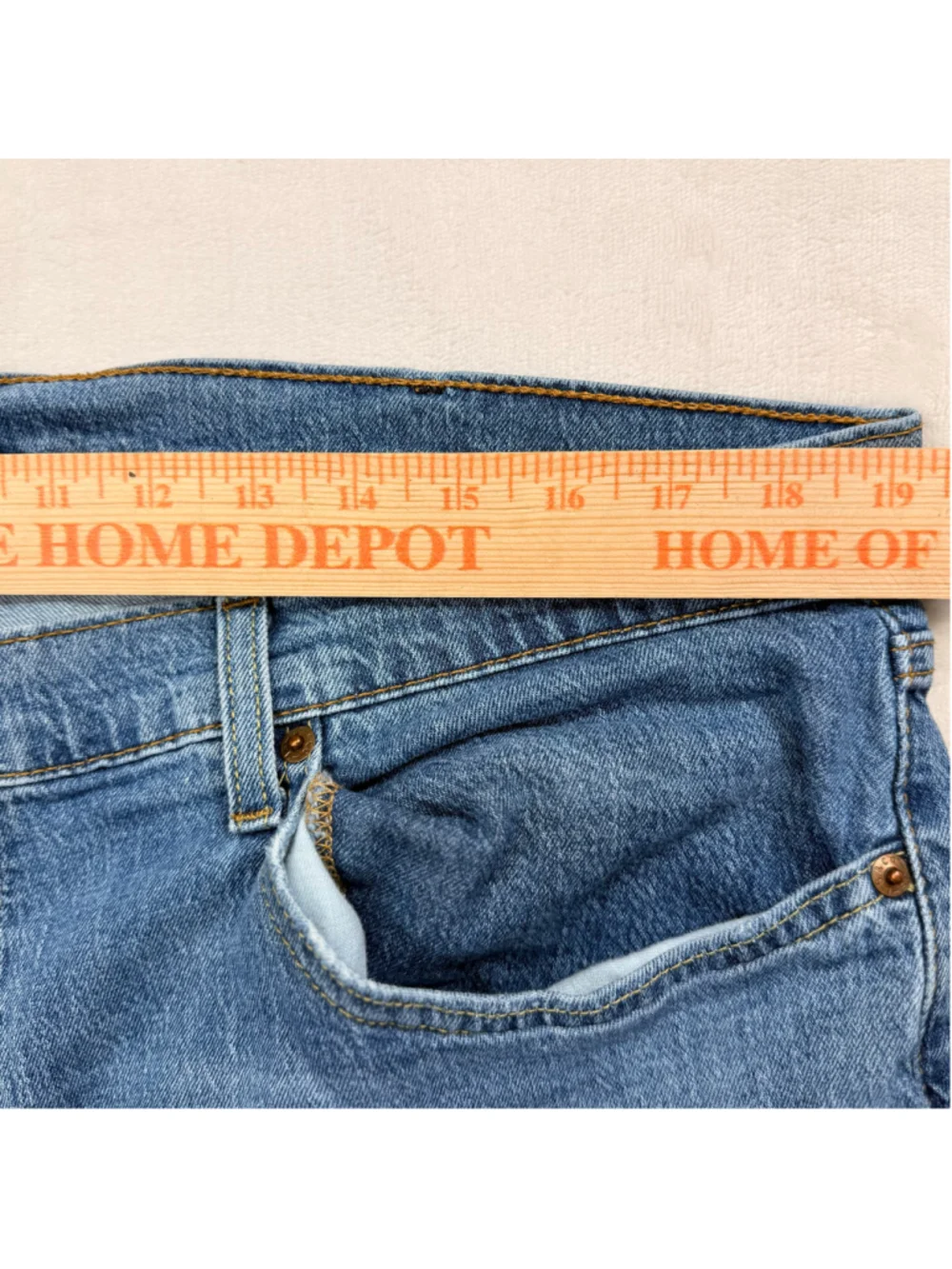 Men's Levi's 559 38x32 Relaxed Straight Fit Jeans Medium Wash